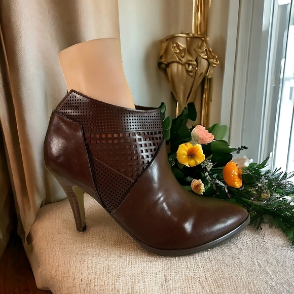 Carlos by Carlos Santana Shoes - Carlos by Carlos Santana Women's Ankle Heels Boots in Chocolate Brown Size 8
